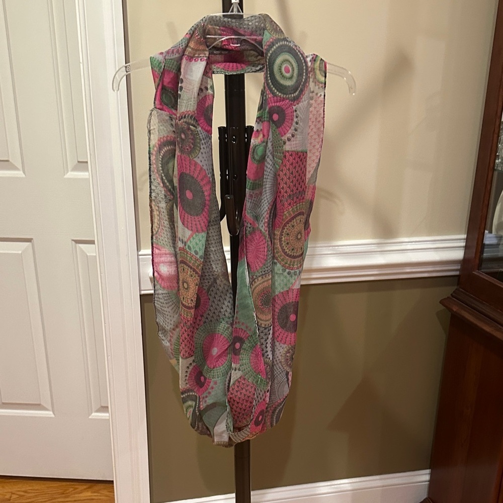 Colorful Geometric Patterned Scarf - Picture 1 of 4